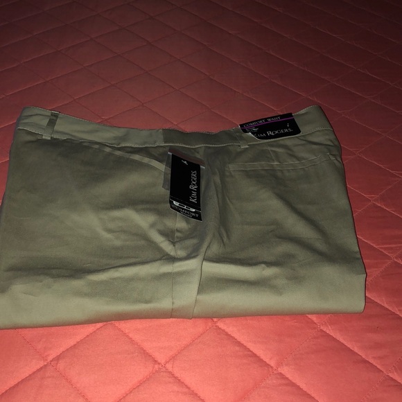 Shorts - Picture 3 of 3